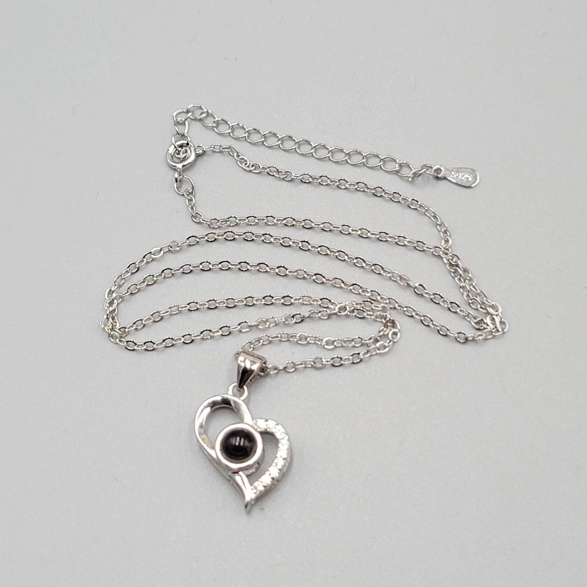 Collar con proyección "Te amo" en 100 idiomas
