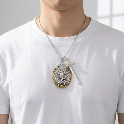 Collar de San Miguel Arcángel con espada